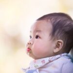 trẻ ăn ngậm lâu​