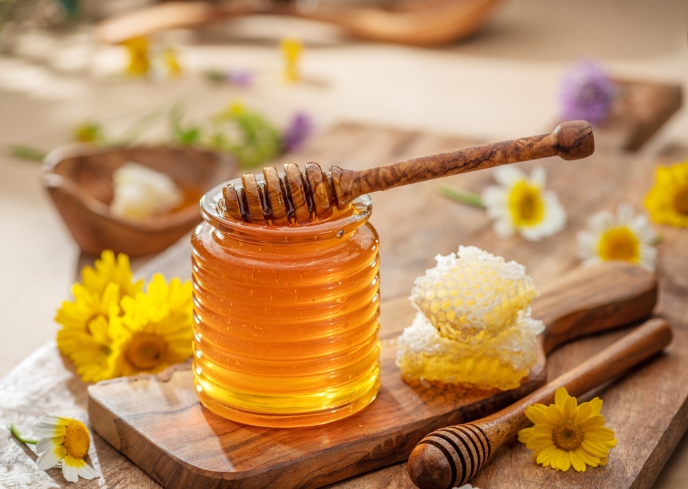 cách chữa nhiệt lưỡi tại nhà với mật ong