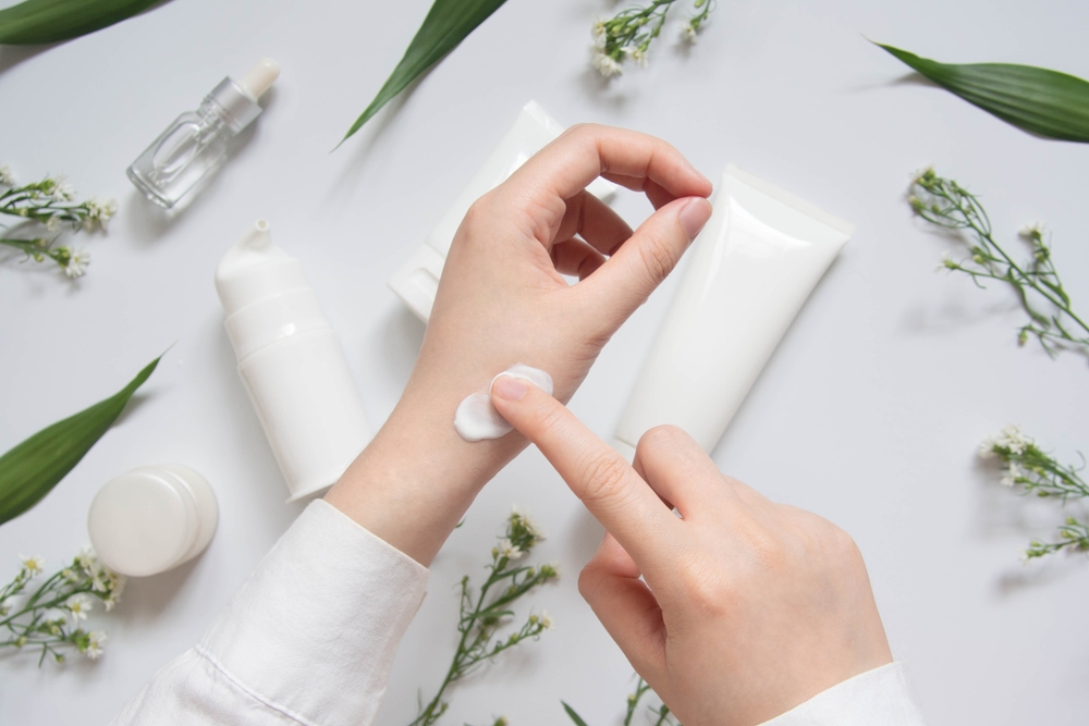 cách trị dị ứng mỹ phẩm tại nhà nhanh nhất​ và khi nào nên gặp bác sĩ