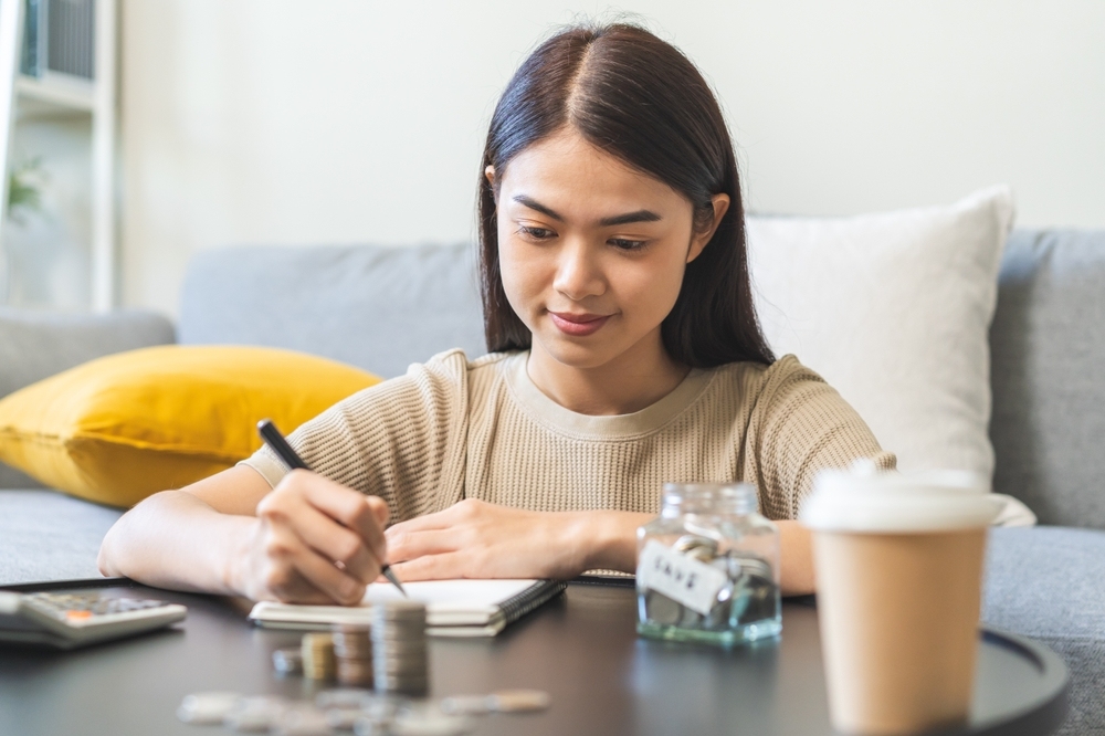 Vì sao phụ nữ 30 tuổi nên bắt đầu để dành tiền