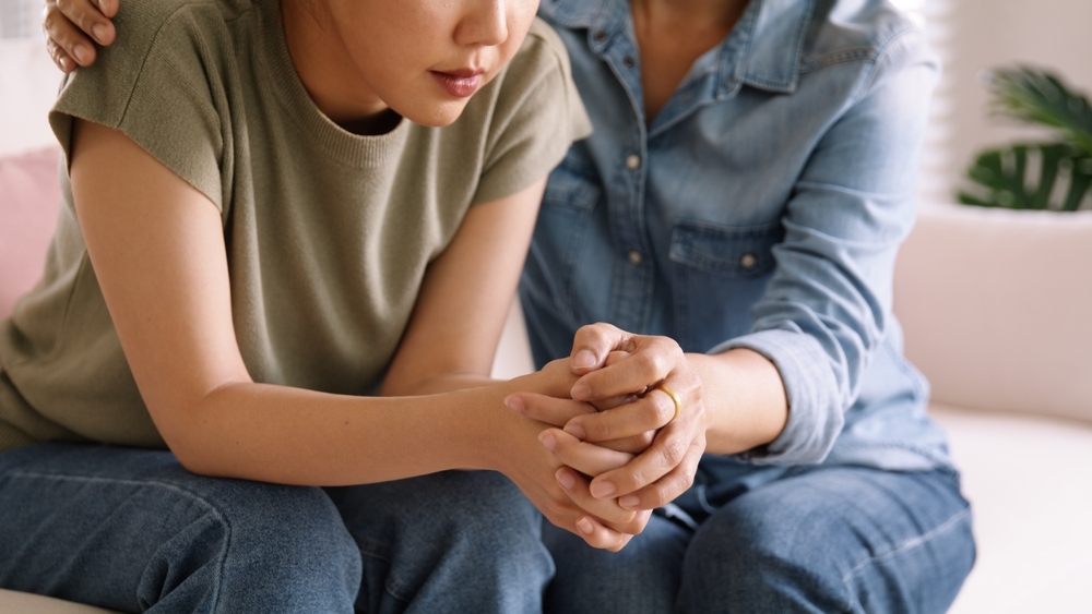 Mẹ dạy con yêu người khác bằng trái tim đủ đầy và tỉnh táo