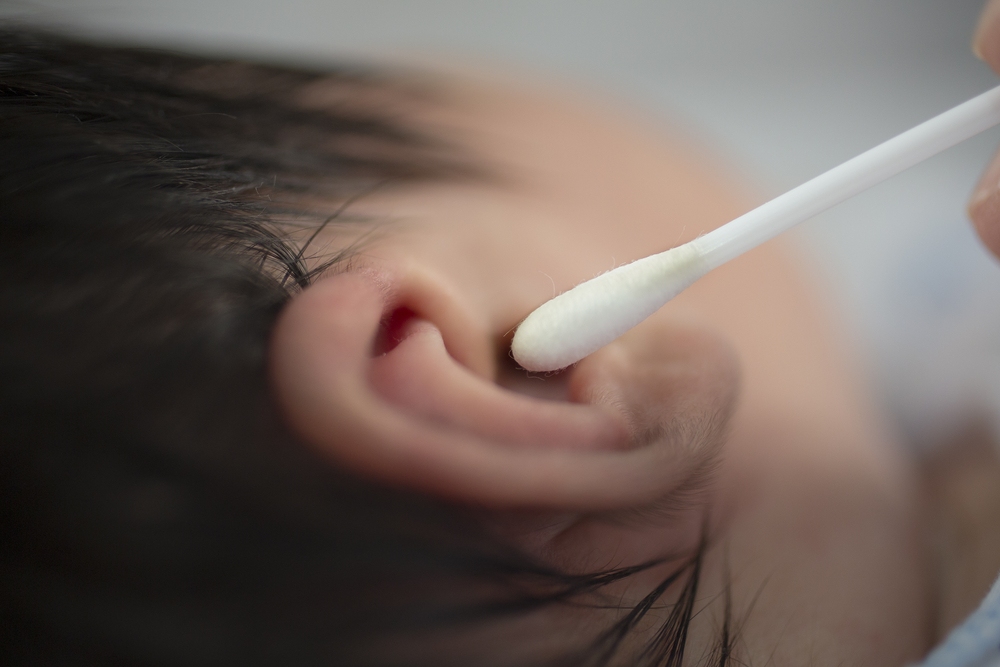 có nên lấy ráy tai cho trẻ sơ sinh​ và tìm hiểu về ráy tai ở trẻ sơ sinh