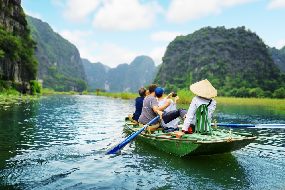 Kinh nghiệm giúp an toàn khi du lịch sông nước mùa bão
