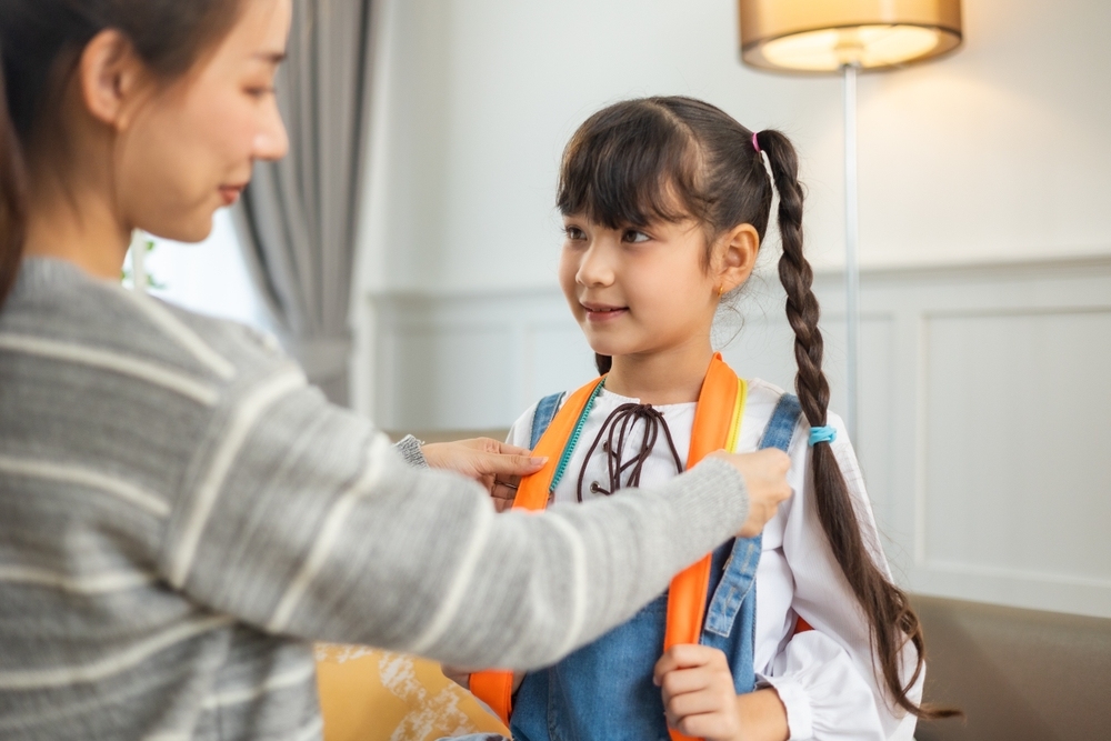đưa con đi học nhẹ nhàng hơn nhờ sự chuẩn bị và thói quen tốt