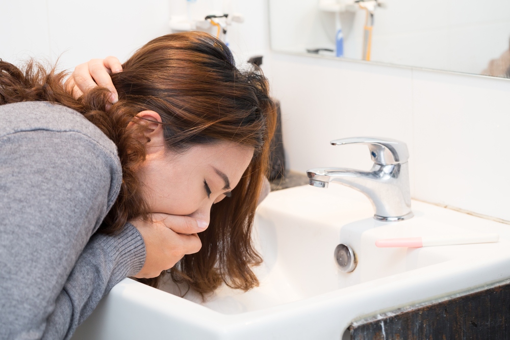 tìm hiểu mẹ bầu nôn nhiều có ảnh hưởng đến thai nhi​