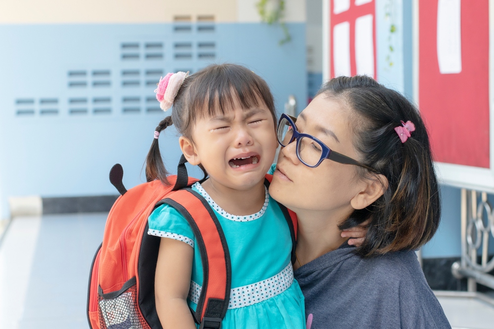 trẻ bị khủng hoảng khi đi nhà trẻ​