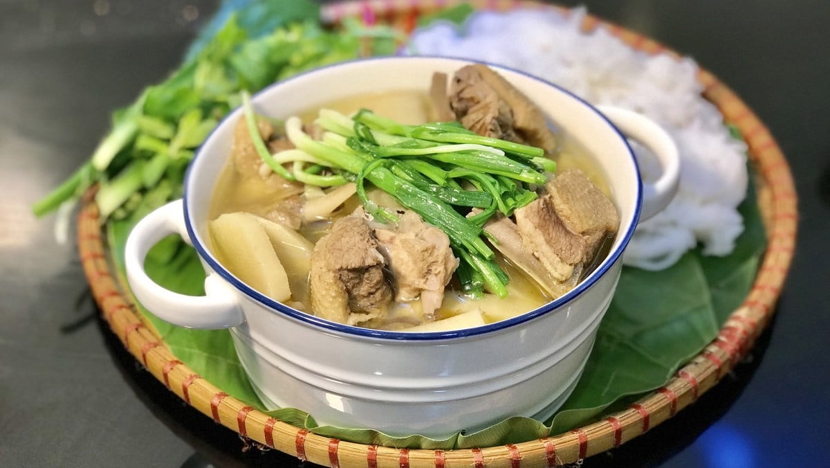 cách nấu vịt om sấu​