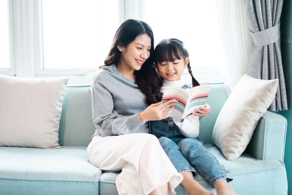 dạy trẻ kỹ năng chào hỏi lễ phép qua sách tranh và câu chuyện ngắn