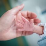 giúp trẻ sinh non tăng cân nhanh​
