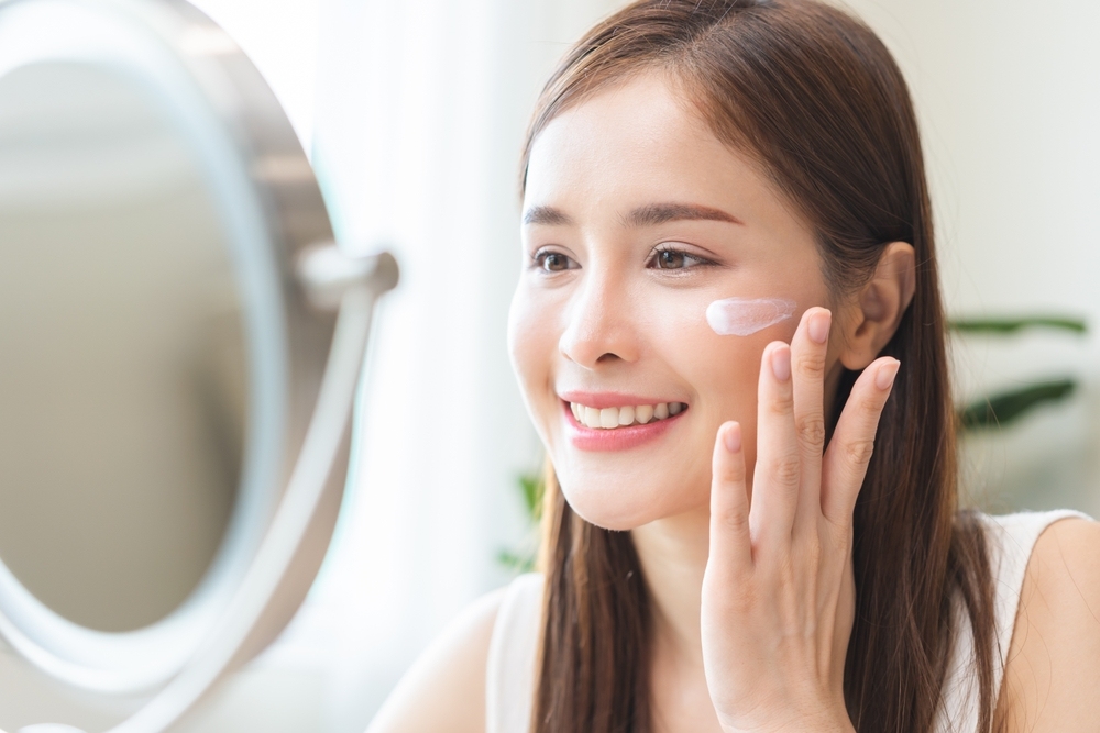 sử dụng mặt nạ trà xanh​