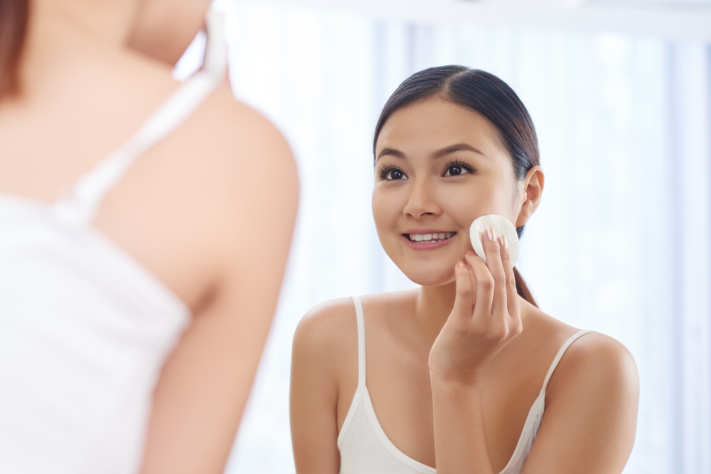 cách làm nước hoa hồng trà xanh và lợi ích của nước hoa hồng​