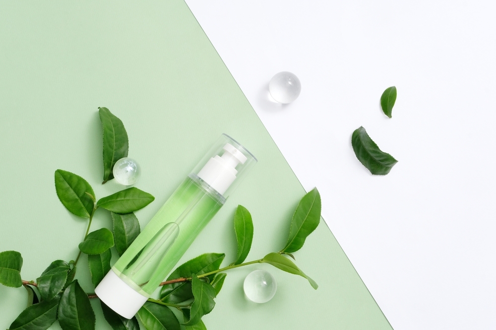 cách làm nước hoa hồng trà xanh​ và cách sử dụng nước hoa hồng trà xanh trong chăm sóc da
