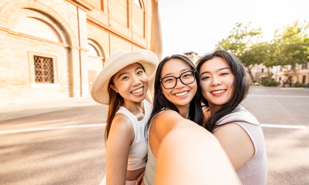 lợi ích của mạng xã hội​ giúp trẻ sống lạc quan