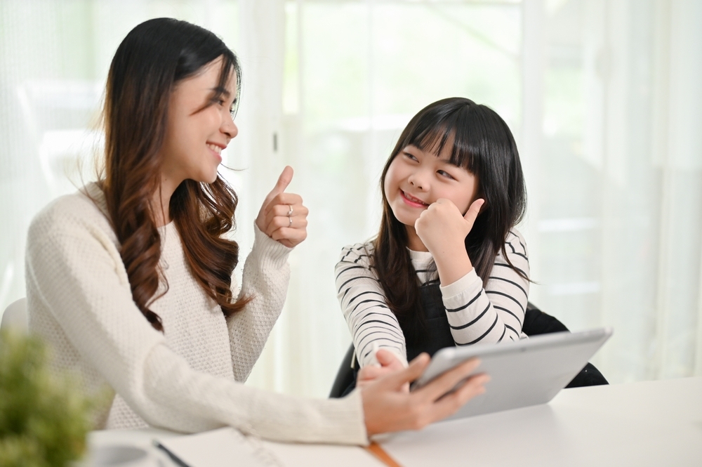 Kinh nghiệm giúp trẻ làm quen bạn mới trong ngày nhập học​