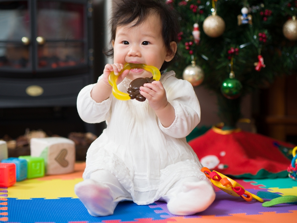 Nguy cơ và lưu ý khi sử dụng vòng hổ phách cho bé