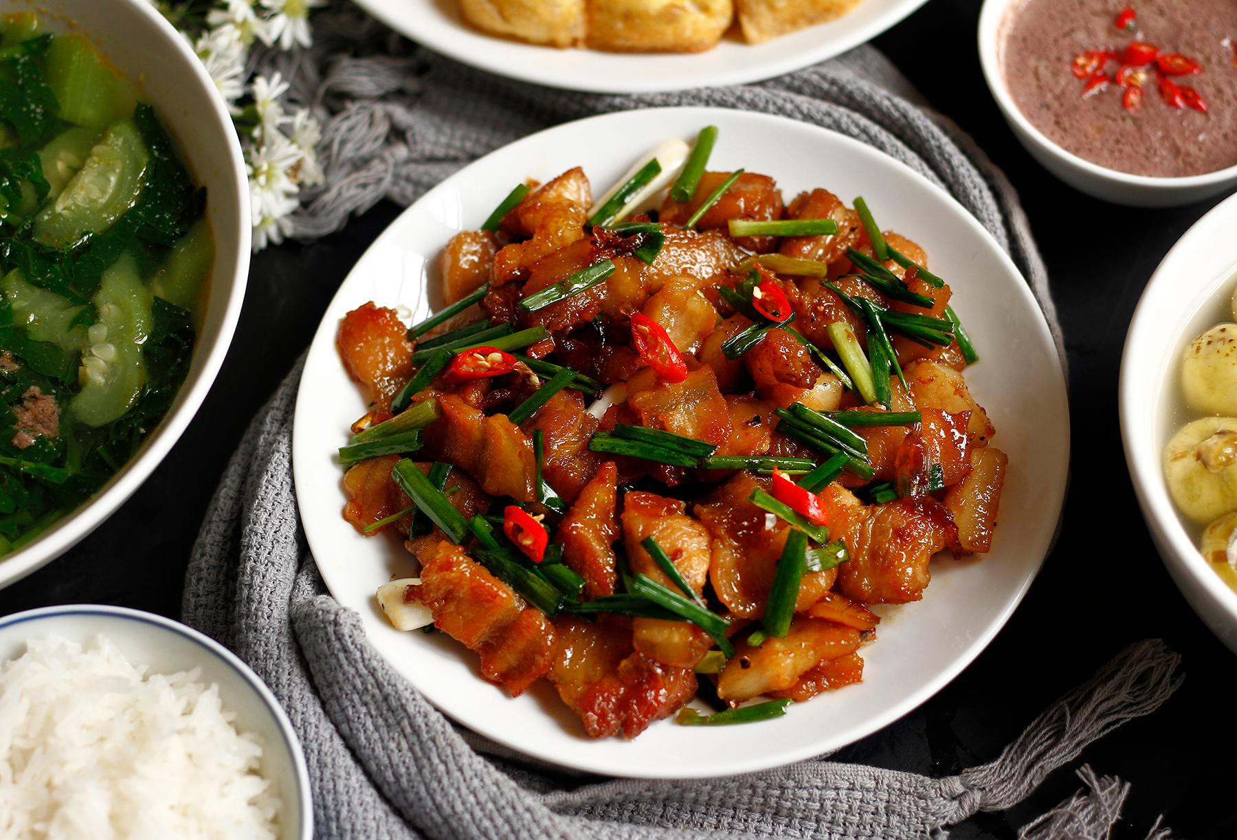 Cách làm thịt rang cháy cạnh thơm giòn vàng ruộm đưa cơm 4