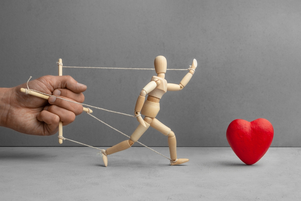 cách thao túng tâm lý trong tình yêu​ và nhận diện những dấu hiệu thao túng tâm lý