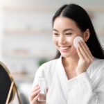 sử dụng nước hoa hồng có cần rửa lại không​