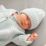 chăm sóc em bé​