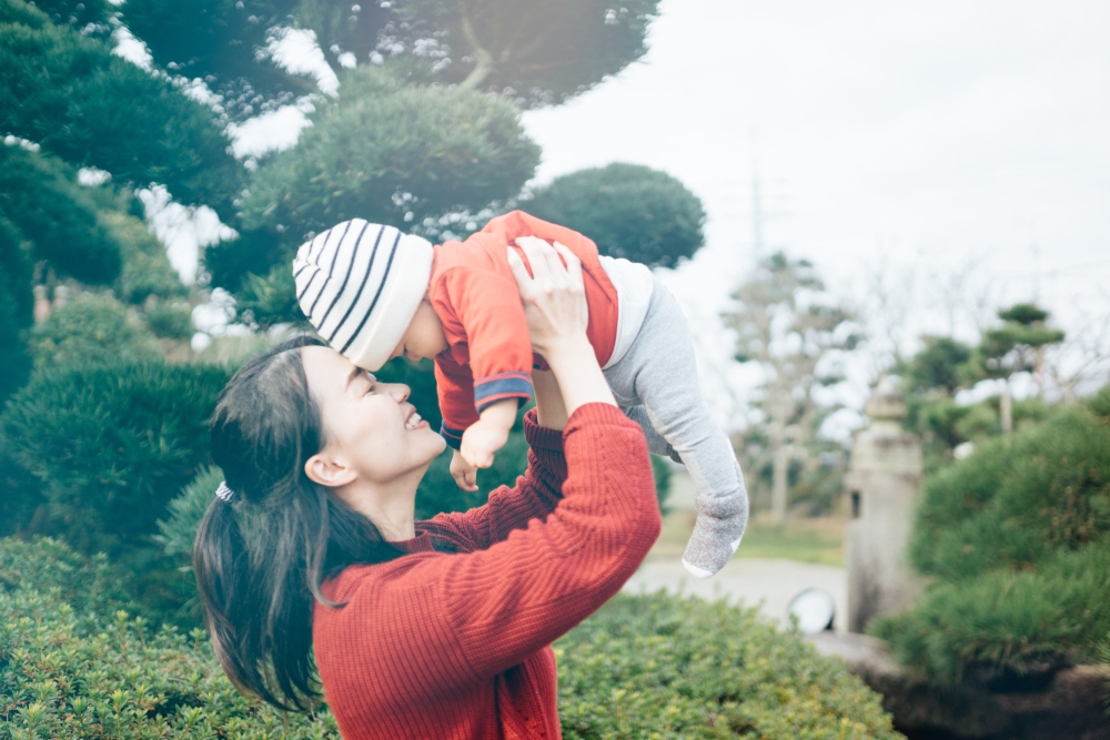 chăm sóc em bé và các hoạt động giúp békhỏe mạnh chăm sóc em bé và các hoạt động giúp con yêu khỏe mạnh