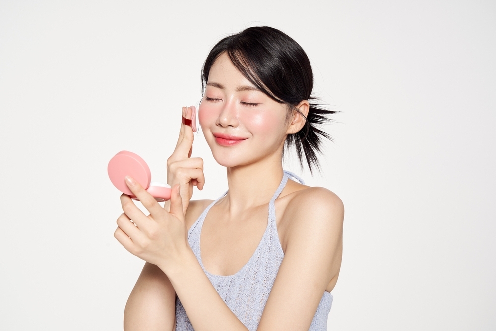 da hỗn hợp thiên khô​ nên sử dụng phấn nước