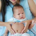 mẹo dân gian chữa đầy hơi cho trẻ sơ sinh​