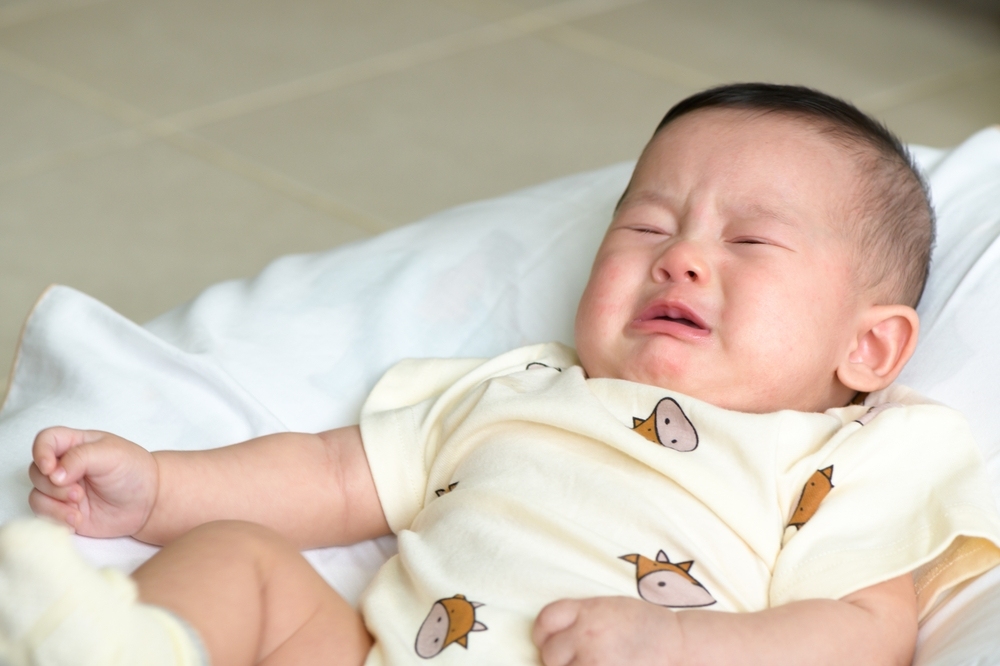 tìm hiểu mẹo dân gian chữa đầy hơi cho trẻ sơ sinh​