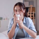 nên uống loại sữa nào trước khi đi ngủ​