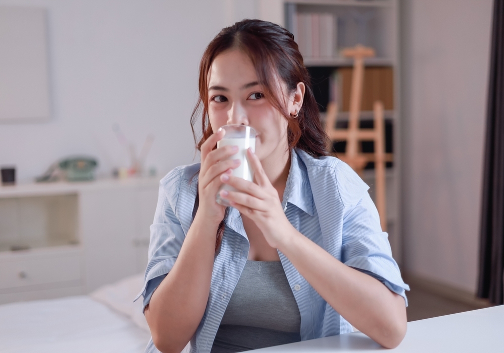 nên uống loại sữa nào trước khi đi ngủ​