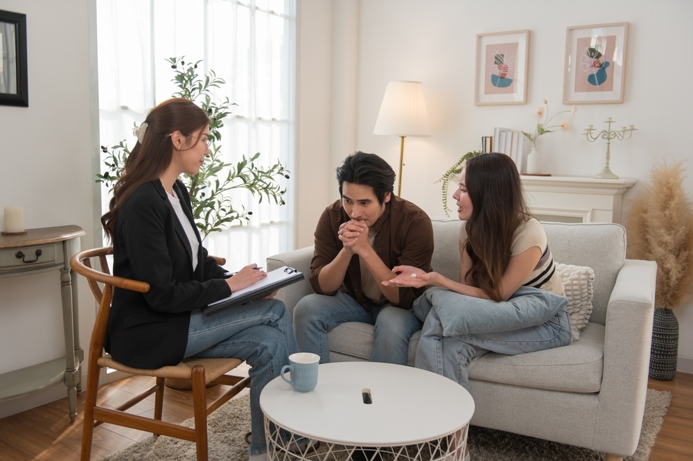 Cách giữ tình thân gia đình khi gặp mâu thuẫn tiền bạc