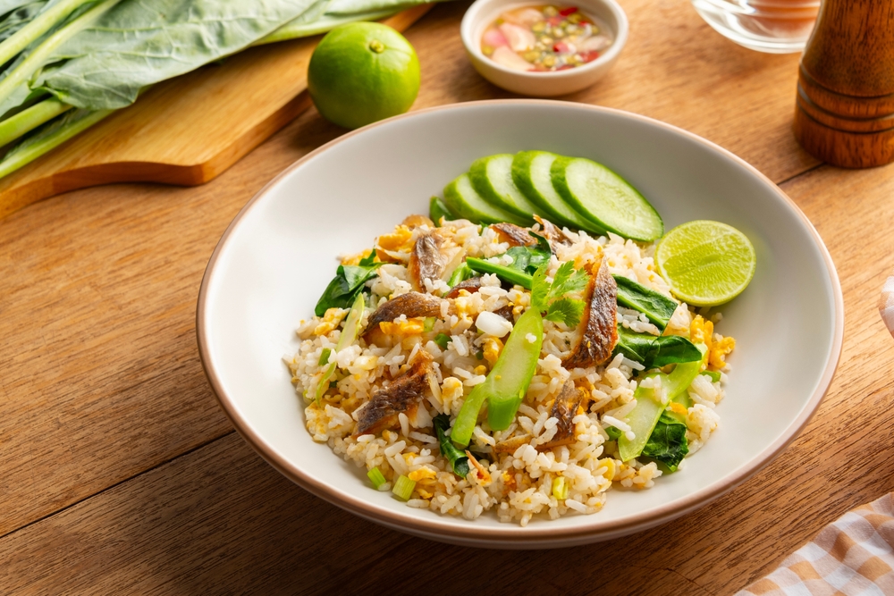 Cách làm cơm chiên cá mặn chuẩn vị miền Nam và cách trình bày