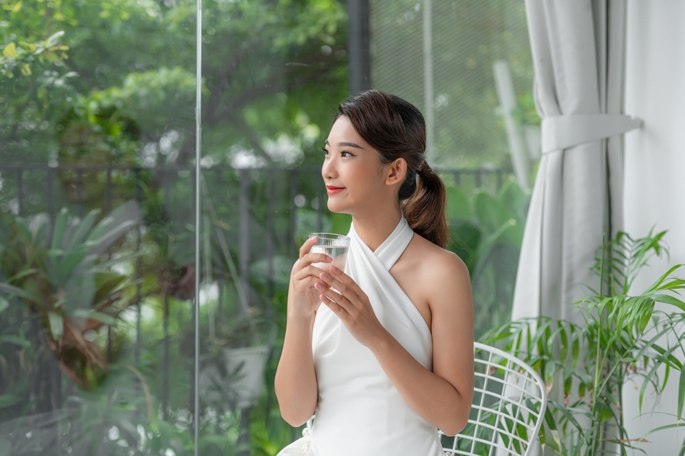 bí quyết làm đẹp là uống nước đúng thời điểm