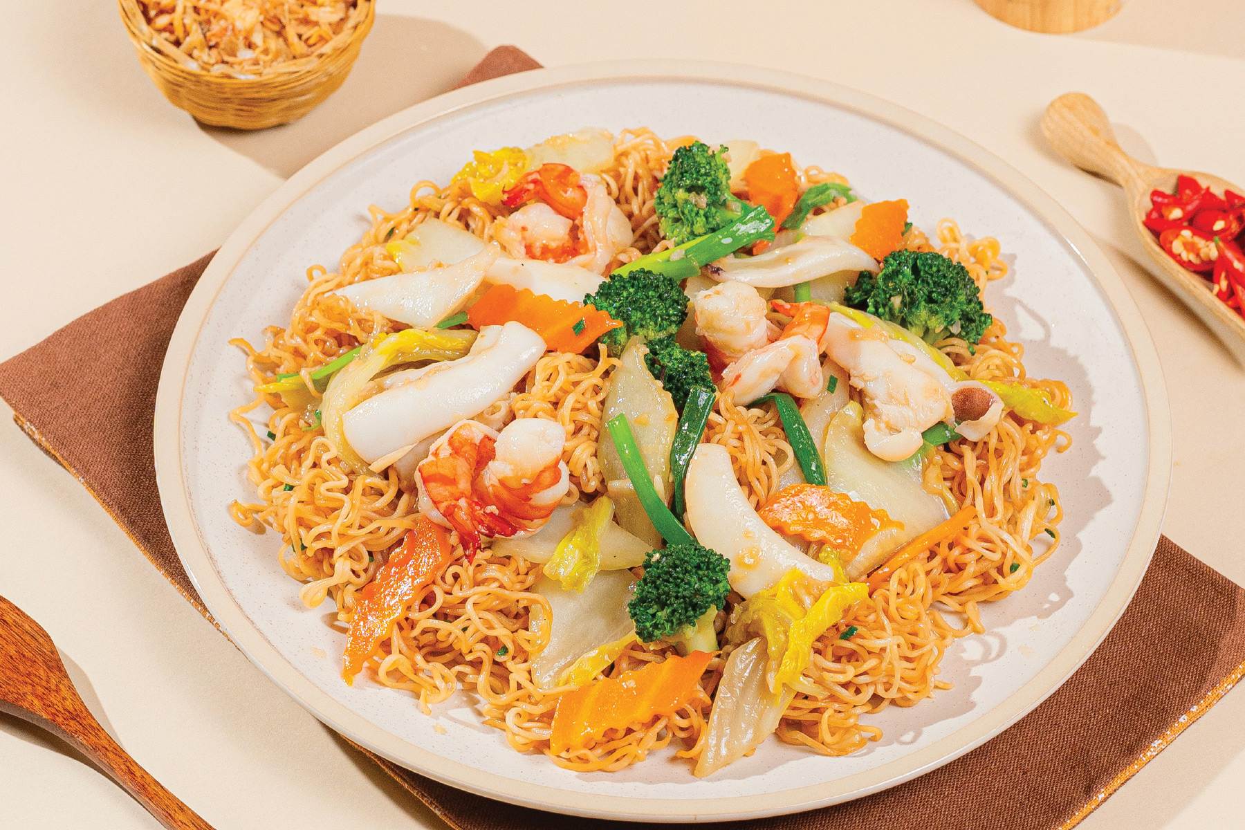 Cách làm mì xào hải sản tươi ngon