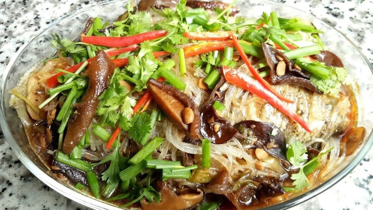 cách làm cá chưng tương với nấm đông cô
