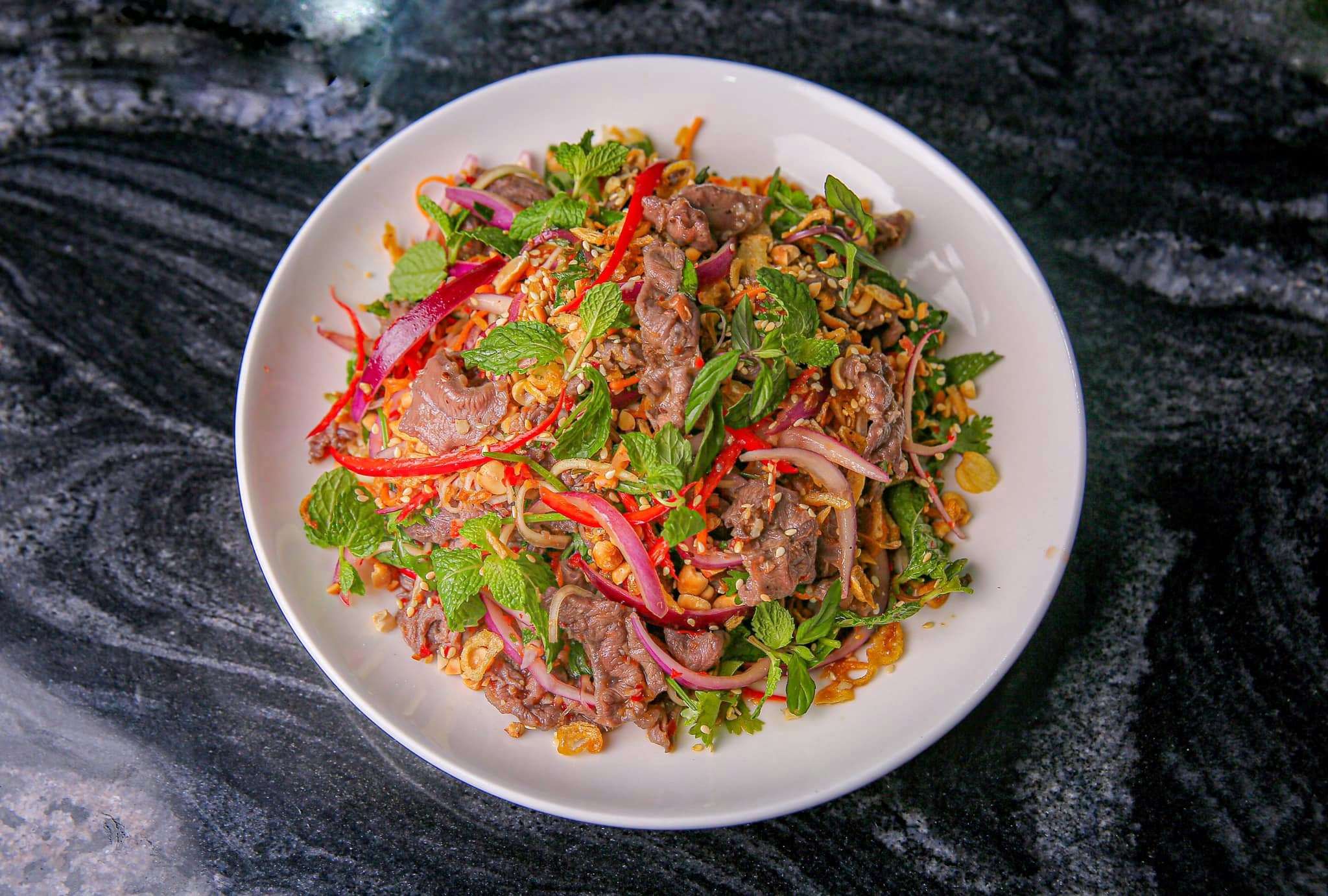 cách làm gỏi bắp bò ngũ sắc tại nhà