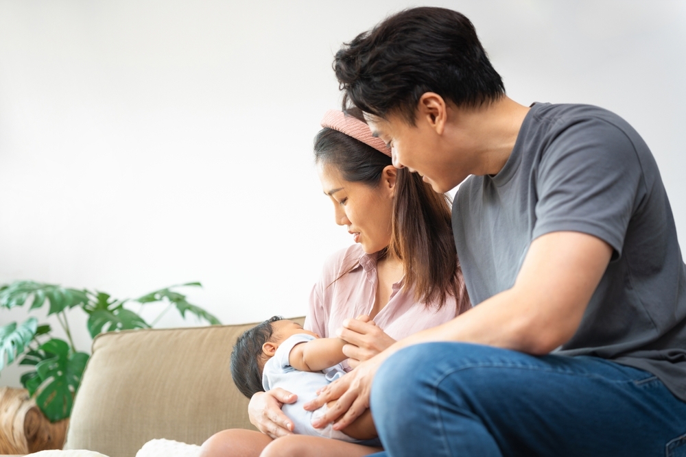 mẹo dân gian khi đón bé về nhà​ và những lưu ý