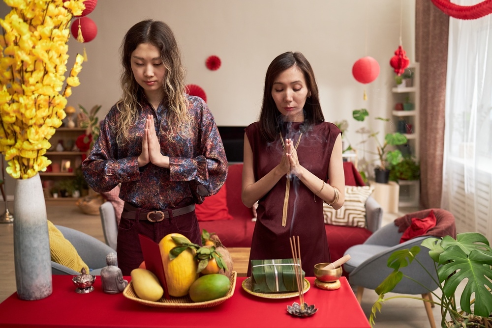 thắp hương mùng 1