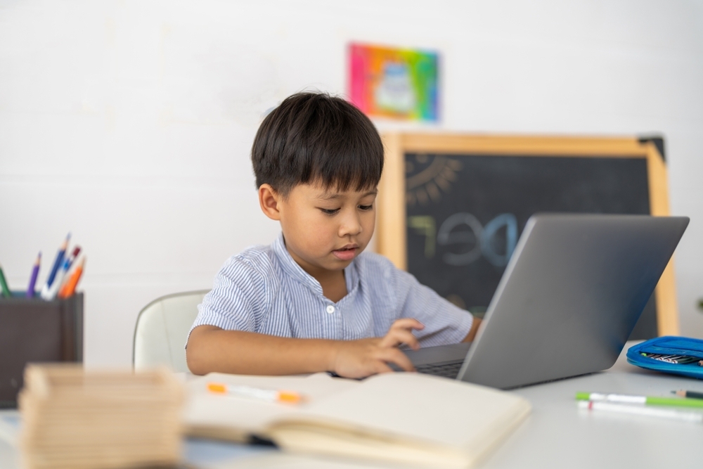 bảo vệ trẻ em trên không gian mạng