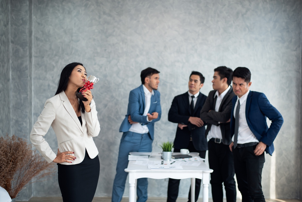 thể hiện bản thân không hợp hoàn cảnh thể hiện bản thân không đúng hoàn cảnh