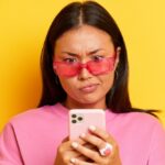 ứng xử trên không gian mạng