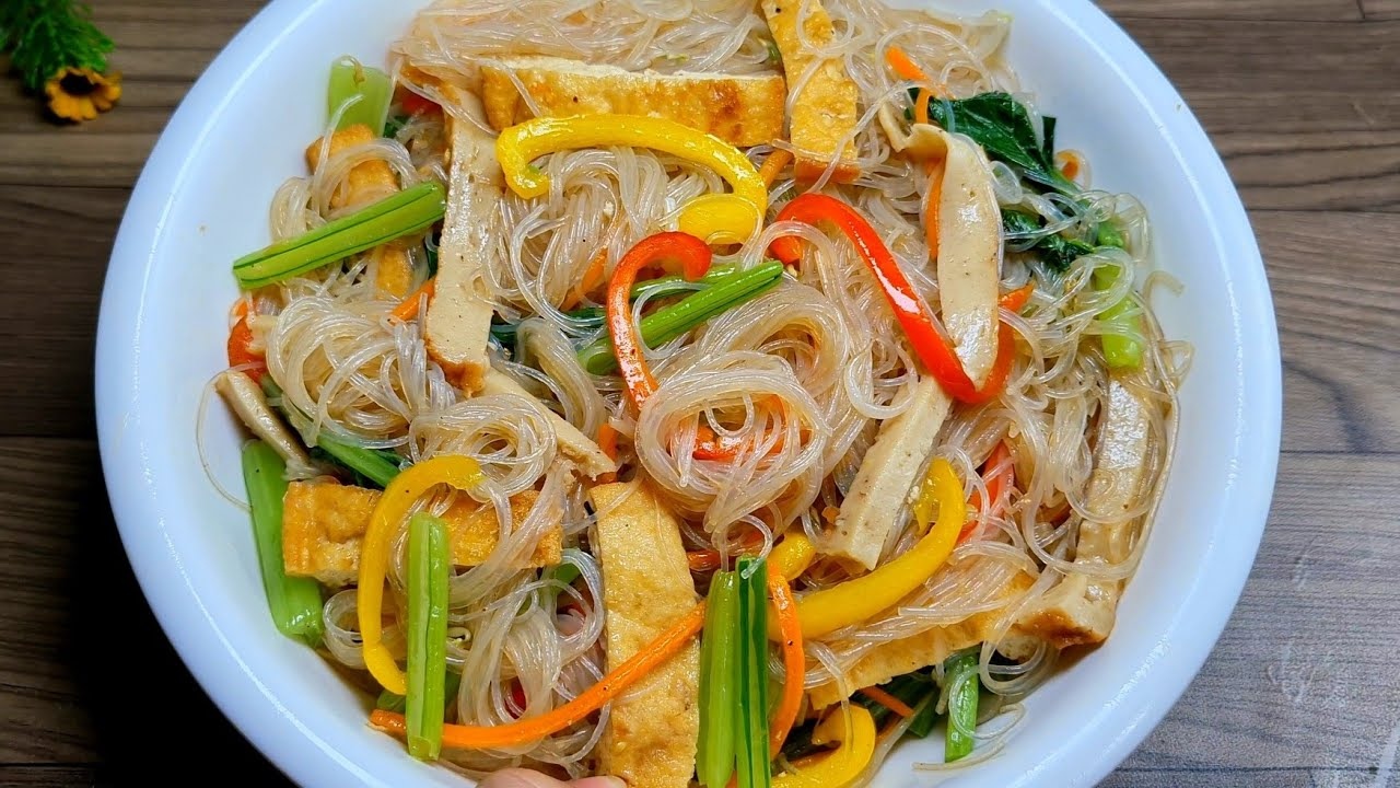 cách nấu các món chay thông dụng​ là miến xào chay