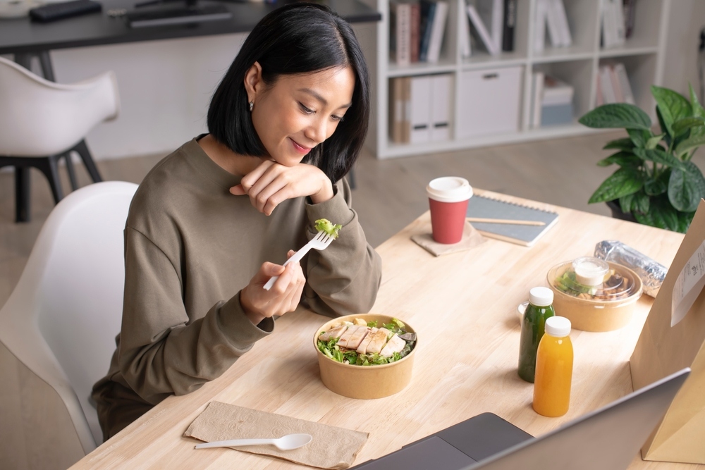 tắm nắng đúng cách cho người lớn​ kết hợp chăm sóc da