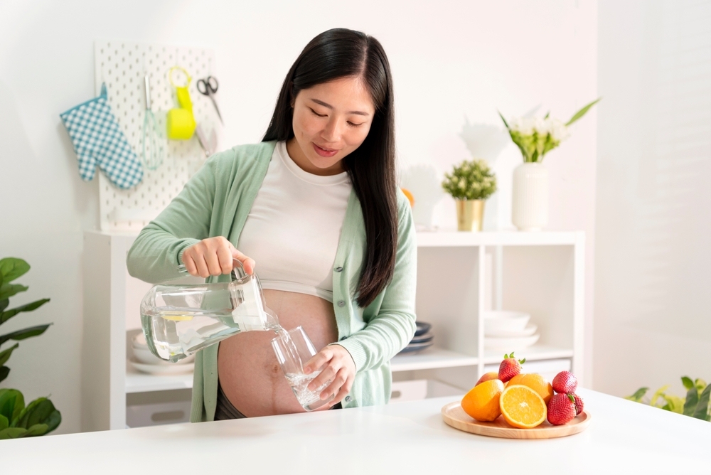bà bầu uống nước dừa mỗi ngày có tốt không và những lưu ý quan trọng