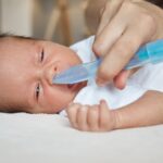 cách hút mũi cho trẻ sơ sinh 1 tháng tuổi