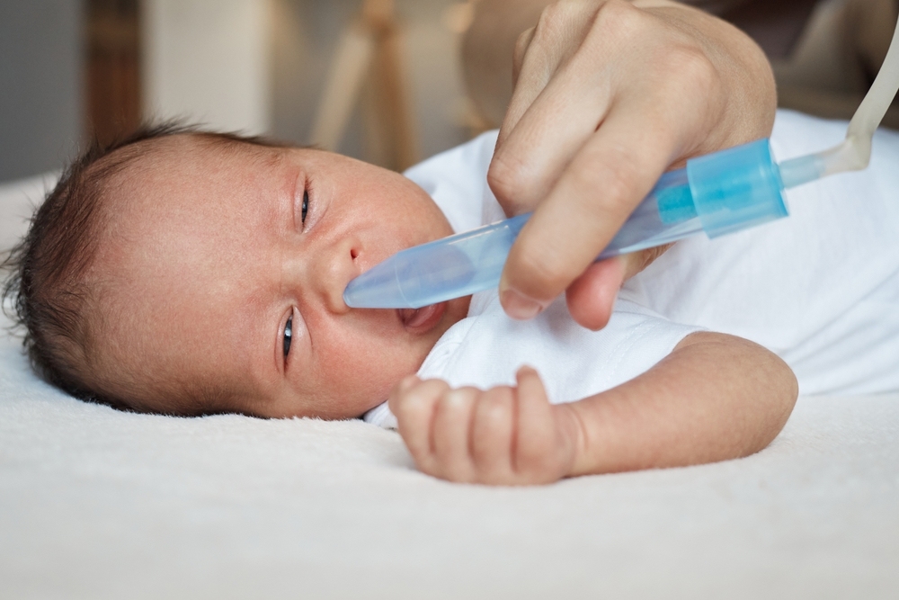 cách hút mũi cho trẻ sơ sinh 1 tháng tuổi
