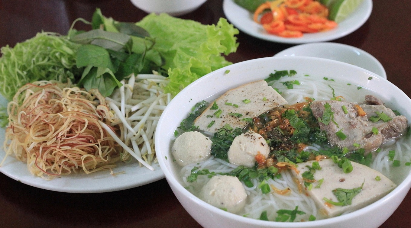 cách làm giò sống ăn cùng bún