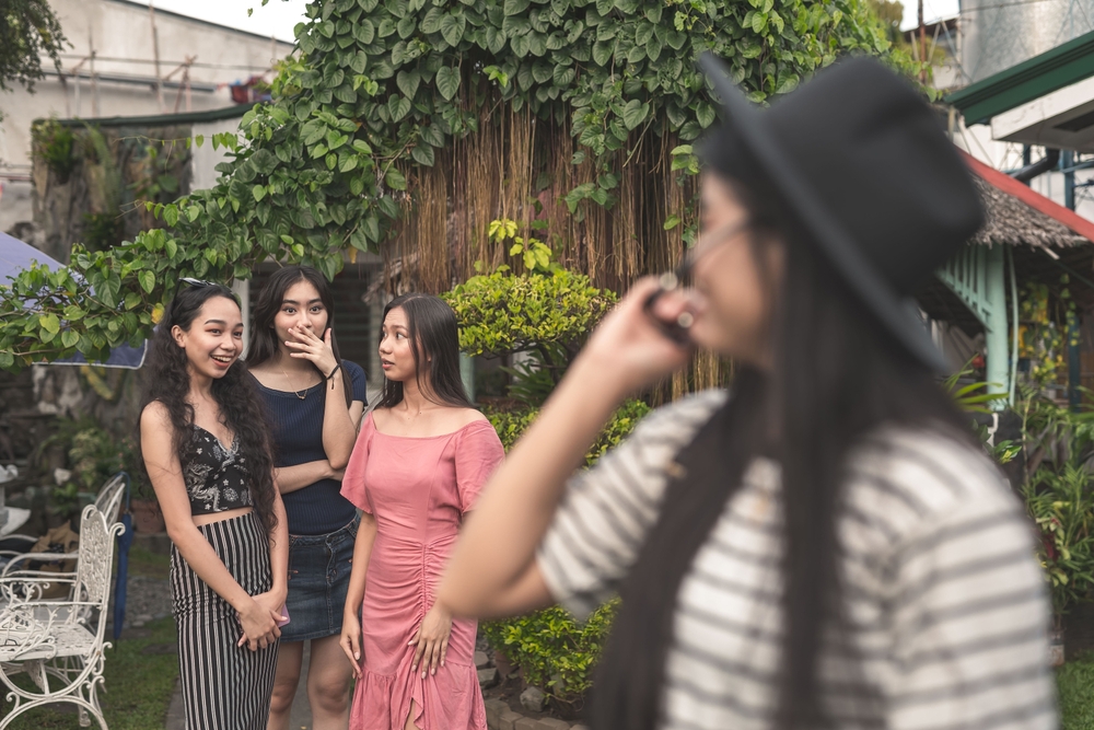 Cuộc sống đôi khi phải có chút xạo để duy trì các mối quan hệ