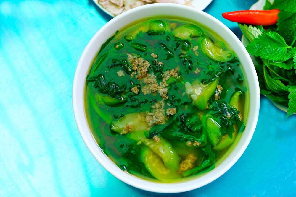 giải đáp thắc mắc trẻ sơ sinh bị sôi bụng mẹ nên ăn gì 