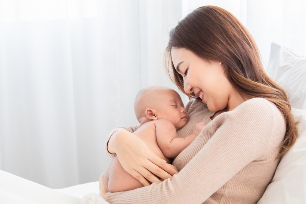trẻ sơ sinh bị sôi bụng mẹ nên ăn gì và những lưu ý quan trọng